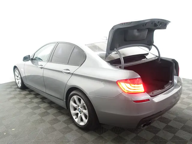BMW 5 Serie F10 520i High Exe M Sport Aut- 2013 Benzine 28