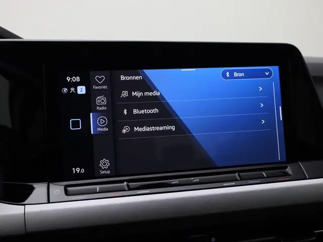 Volkswagen Golf 1.0 TSI 110PK Life 2023 Benzine 35