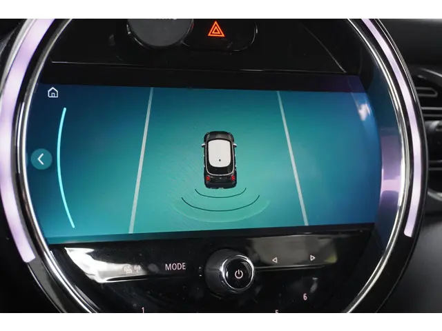 MINI 5-Deurs One 2022 Benzine 14