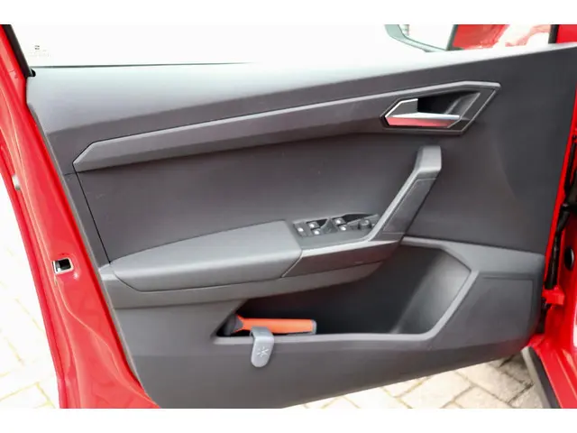 SEAT Arona 1.0 TSI Style 2022 Benzine 4