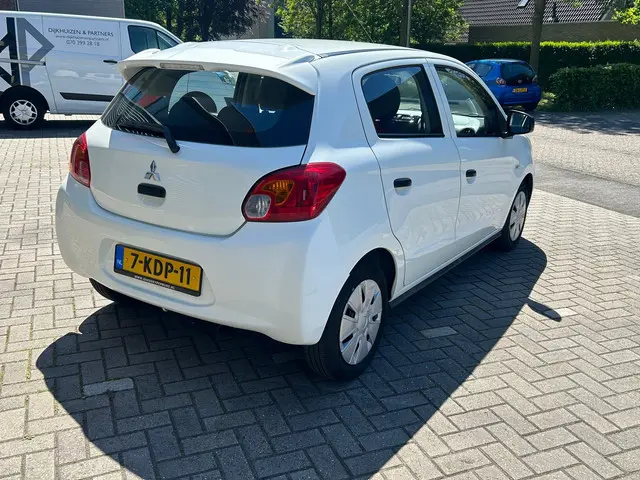 Mitsubishi Space Star 1.0 Inform 2013 Benzine 3