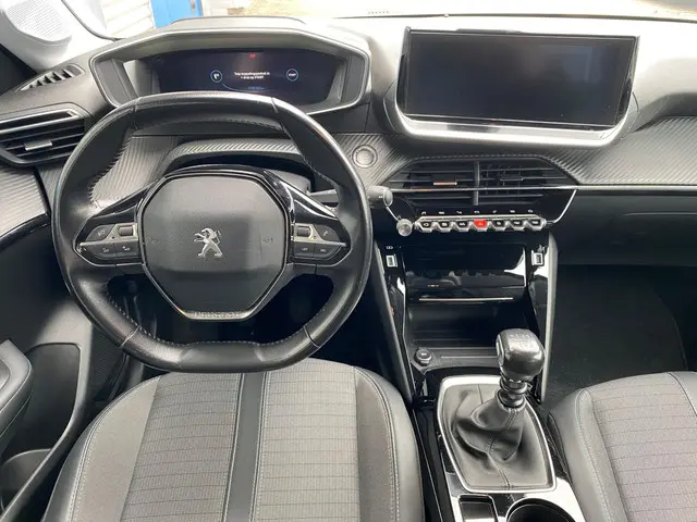 Peugeot 208 1.2 PureTech Allure 2020 Benzine 17