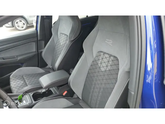 Volkswagen Golf 1.5 eTSI R-Line Business+ 2022 Benzine 10