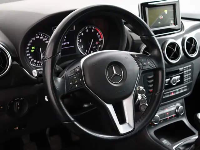 Mercedes-Benz B-Klasse 180 Ambition 2014 Benzine 13