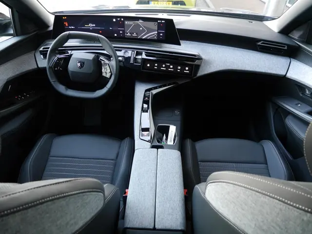 Peugeot e-3008 Allure 73 kWh 2025 Elektrisch 7