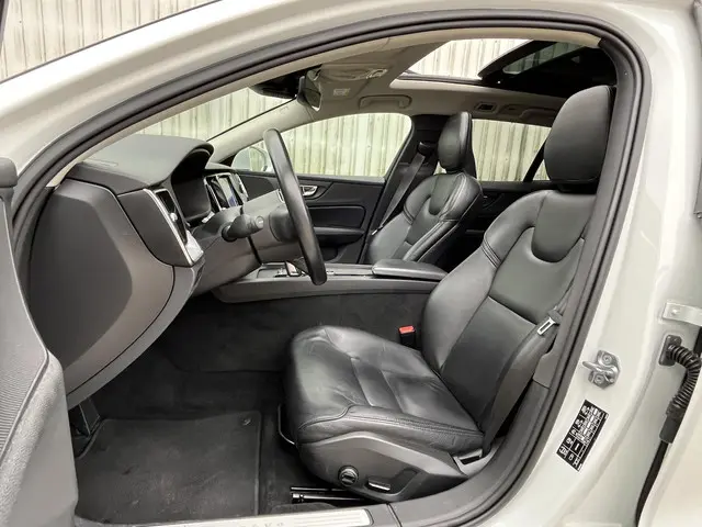 Volvo V60 2.0 B3 Business Pro 2020 Benzine 19