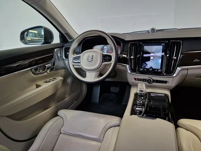 Volvo S90 2.0 T8 AWD Inscription 2019 Hybride Benzine 4