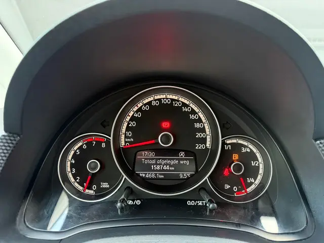 Volkswagen up! 1.0 BMT move up! 2017 Benzine 28