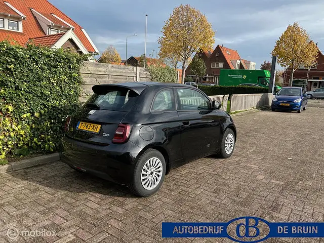 Fiat 500e Urban 42 kWh Nederlandse auto! 2023 Elektrisch 3