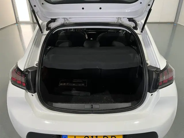 Peugeot 208 1.2 PureTech Active Pack 2021 Benzine 16