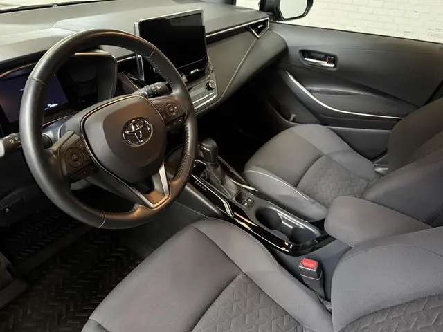 Toyota Corolla 1.8 Hybrid TeamD 2022 Hybride Benzine 37