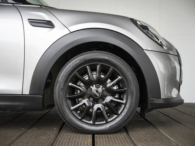 MINI 5-Deurs Cooper Aut. 2023 Benzine 41