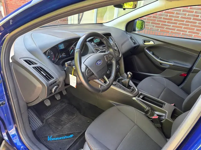 Ford Focus Wagon 1.0 Trend Edition 2015 Benzine 16