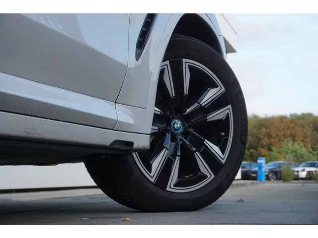 BMW iX3 80 kWh 2023 Elektrisch 22