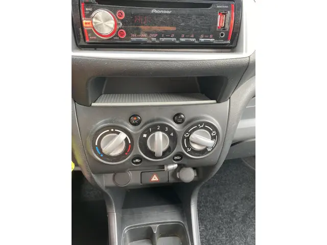 Suzuki Alto 1.0 Celebration EASSS 2014 Benzine 6