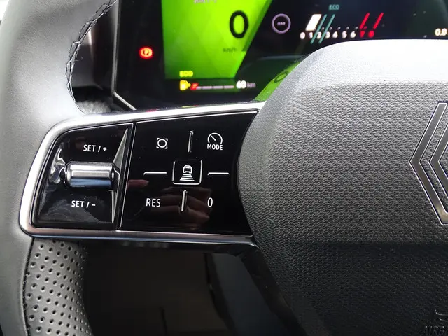 Renault Clio 1.2 TCe 115 techno 2026 Benzine 24