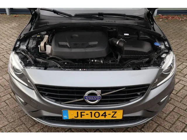 Volvo V60 1.5 T3 R-Design 2016 Benzine 12