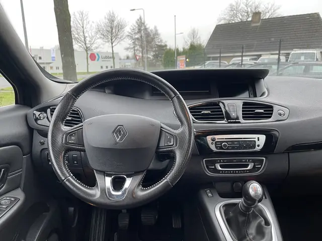 Renault Scénic 1.2 TCe Bose 2014 Benzine 6