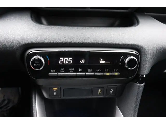 Toyota Yaris 1.5 Hybrid Dynamic 2023 Hybride Benzine 22