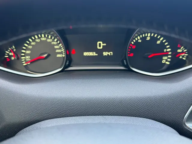 Peugeot 308 1.6 BlueHDi Active 2014 Diesel 19