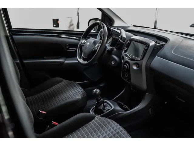 Peugeot 108 1.0 e-VTi Active 2022 Benzine 5