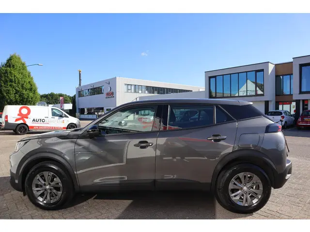 Peugeot 2008 1.2 PT ALLURE 2022 Benzine 10
