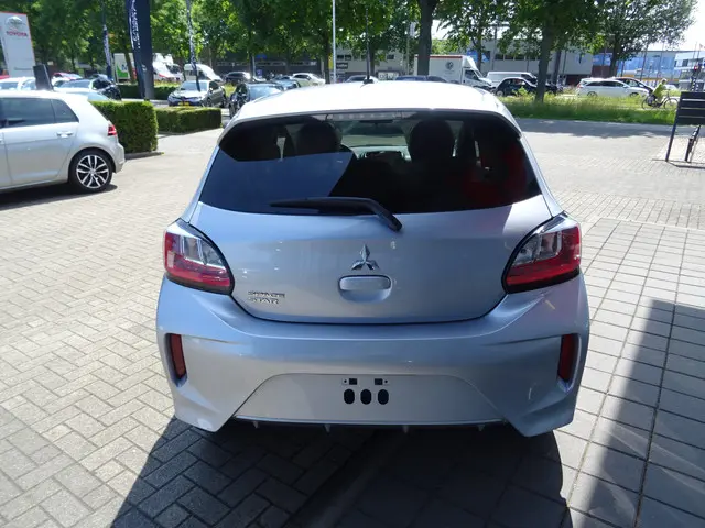 Mitsubishi Space Star 1.2 Dynamic *** ACTIE *** 2025 Benzine 8