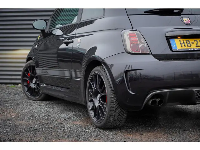 Fiat 500 1.4 T-Jet Abarth Competizione 2015 Benzine 19