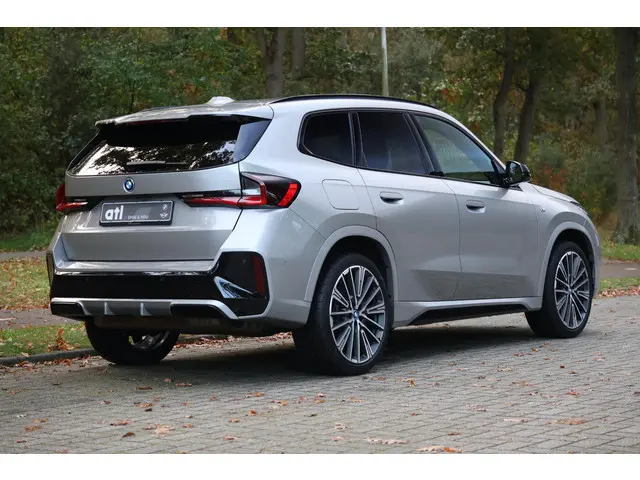 BMW X1 xDrive30e 2023 Hybride Benzine 7