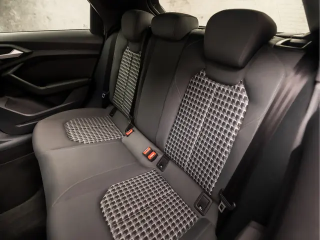 Audi A1 Sportback 30 TFSI S-Line Sport 2019 Benzine 16