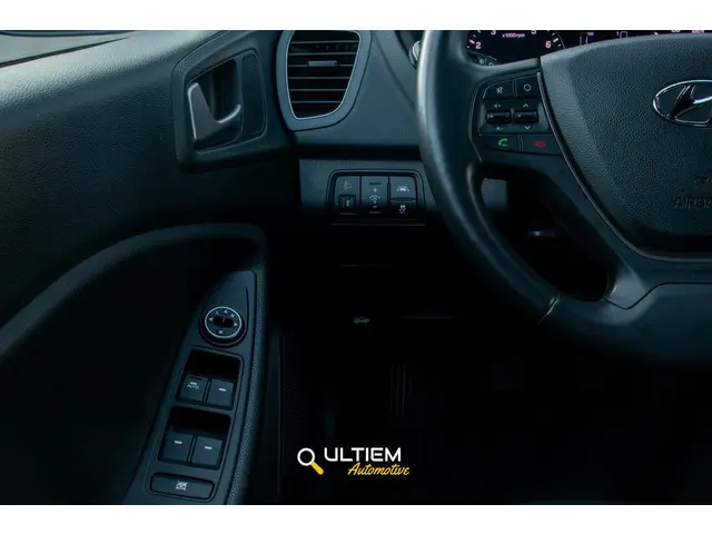 Hyundai i20 1.2 HP i-Motion Premium 2017 Benzine 17