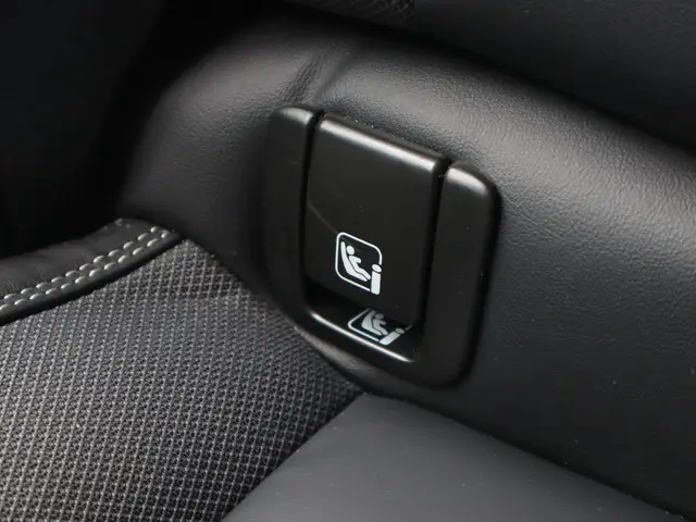 Volvo XC60 2.0 B4 R-Design 2022 Benzine 29