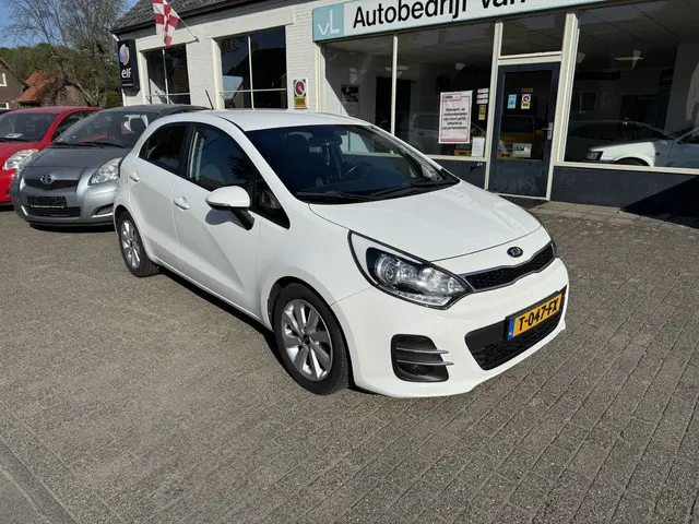 Kia Rio 1.2 CVVT ExecutiveLine 2016 Benzine 2