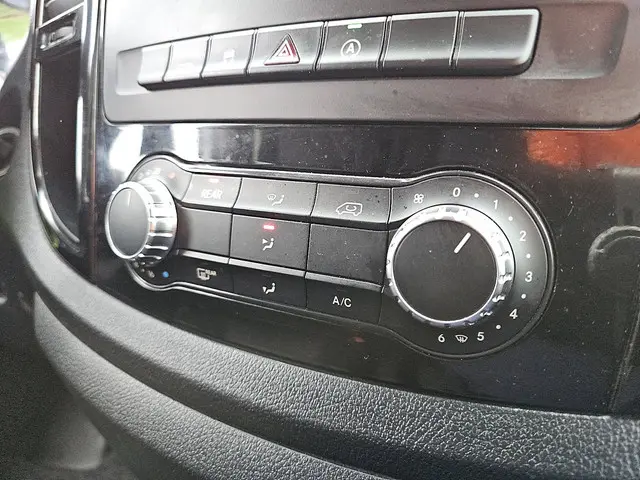 Mercedes-Benz Vito 114 CDI TOURER 2023 Diesel 11