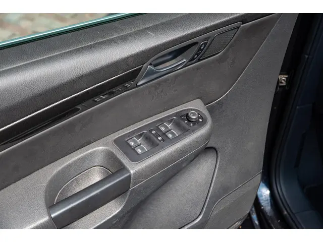 SEAT Alhambra 7p 2015 Benzine 14