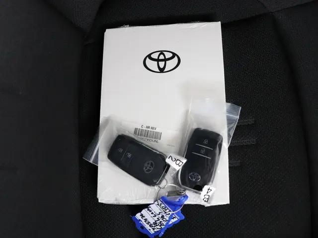 Toyota C-HR 1.8 Hybrid 140 Dynamic 2025 Hybride Benzine 11
