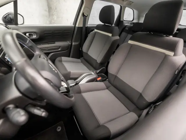 Citroën C3 Aircross 1.2 PureTech S&S Shine 2019 Benzine 14
