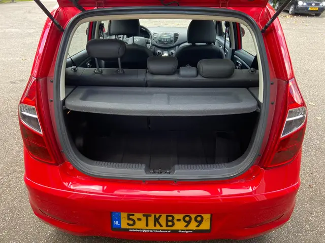 Hyundai i10 1.1 Dynamic Cool / Automaat 2012 Benzine 11