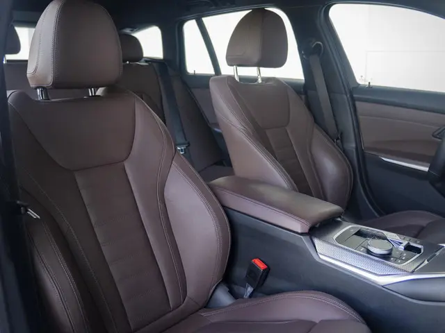 BMW 3 Serie Touring 320i 2025 Benzine 8