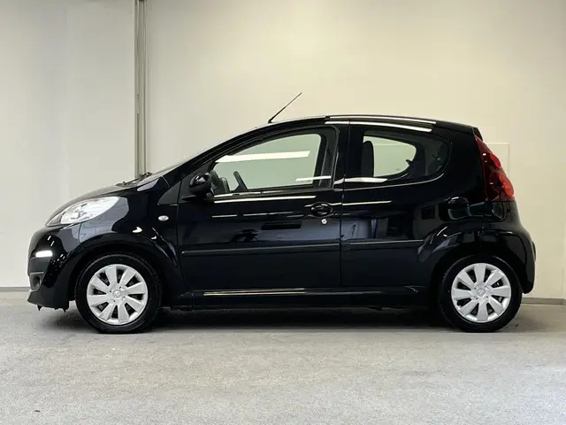 Peugeot 107 1.0 Active 2012 Benzine 9