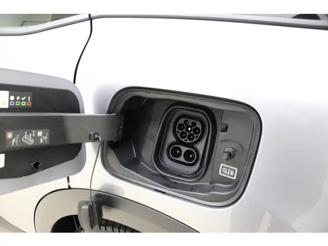 Citroën ë-C4 Feel 136pk 50 kWh 2023 Elektrisch 19