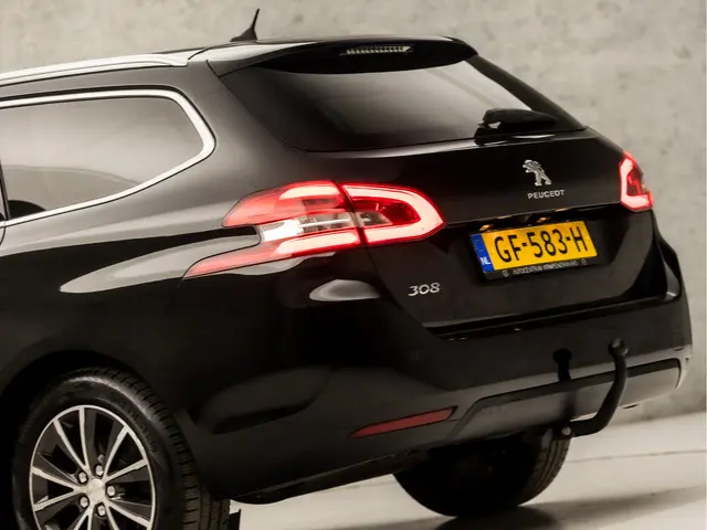 Peugeot 308 SW 1.2 PureTech Premium Sport 2015 Benzine 13