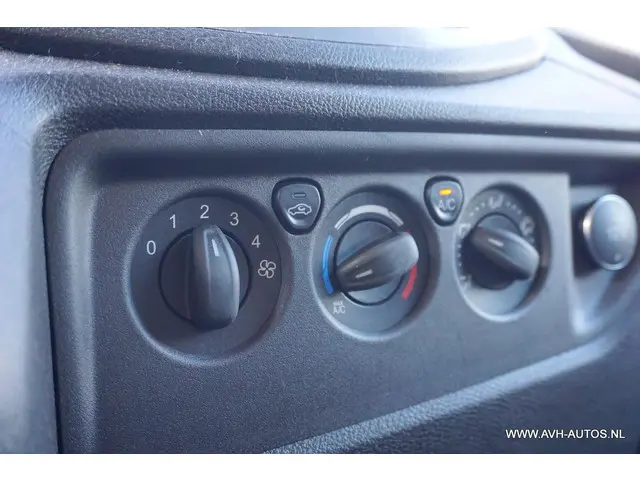 Ford Transit 350 2.2 TDCI L3H3 Ambiente 2015 Diesel 16