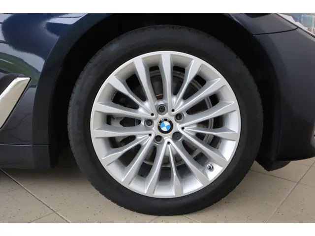 BMW 5 Serie Sedan 2019 Benzine 7