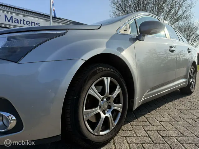 Toyota Avensis 1.8 VVTi Business 2012 Benzine 9