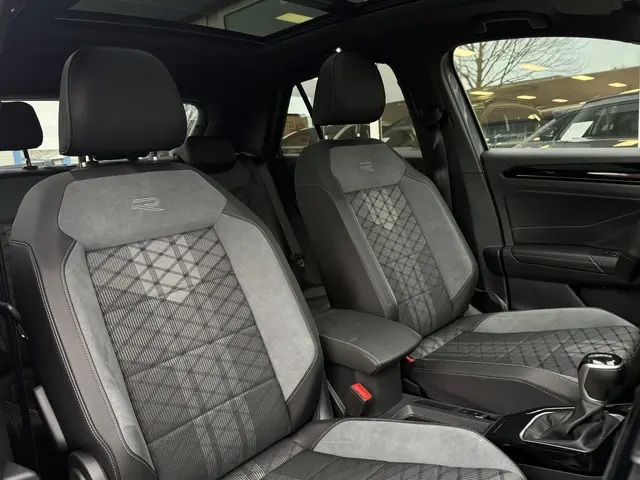 Volkswagen T-Roc 1.5 TSI R-Line Edition 2025 Benzine 32