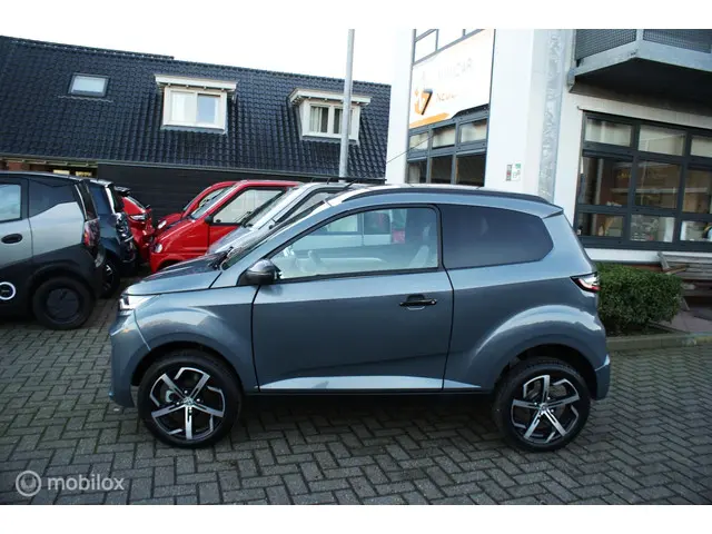 Aixam eCrossover Brommobiel SUV 2025 Elektrisch 2