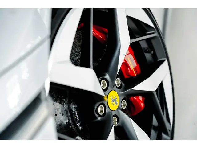 Ferrari 12Cilindri V12 2025 Benzine 23