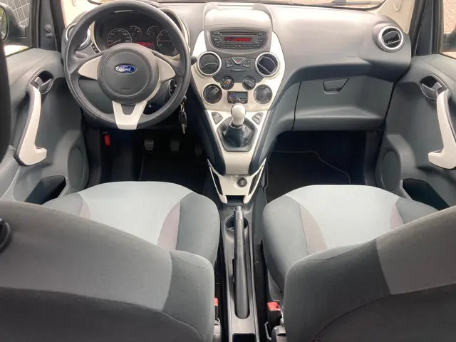Ford Ka 1.2 Titanium X start/stop 13.000 KM !!! 2012 Benzine 12