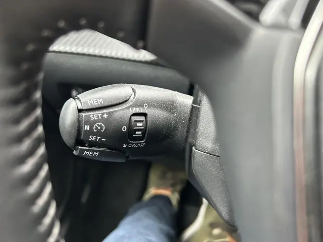 Peugeot 2008 1.2 Turbo 100 PK Allure Pack | 2021 Benzine 19